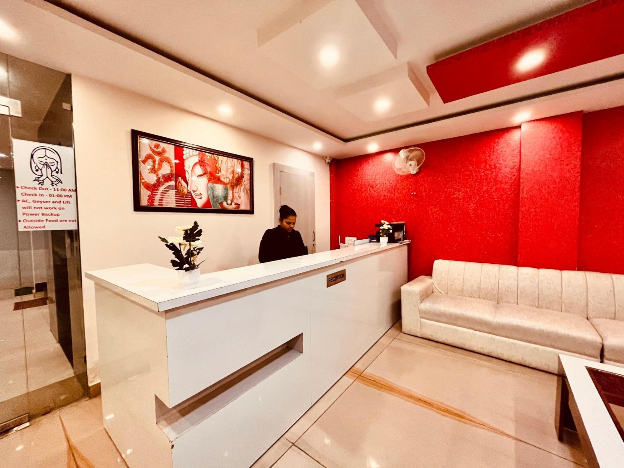 Hotel Sampat Royal Cafe Delhi  Exterior foto